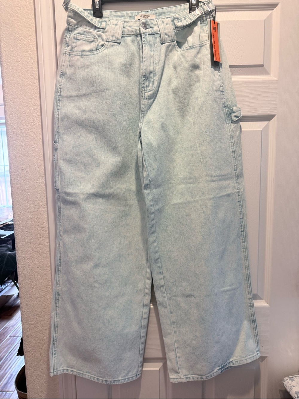 Light Wash Wide-Leg Jeans